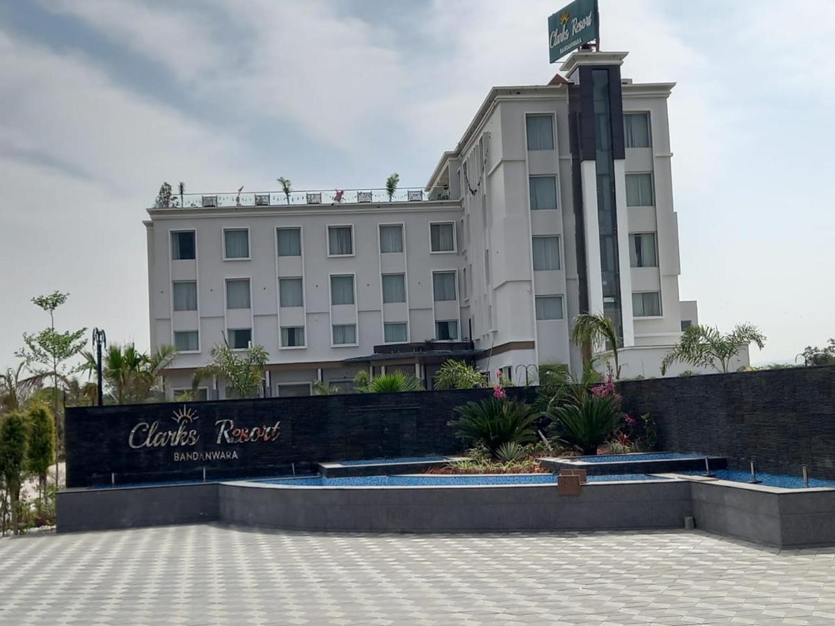 Clarks Resort Bandanwara Luaran gambar